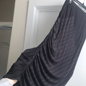 EUC Women’s sexy Black cotton skirt gathered on the sides